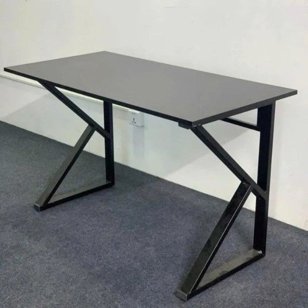 kích thước bàn làm việc chân sắt
